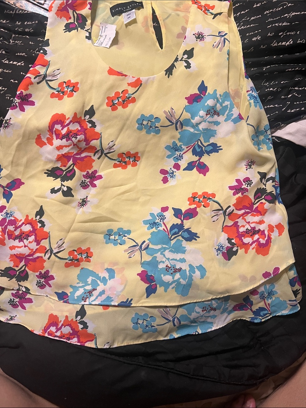SIMPLY STYLED Yellow Floral Sleeveless Blouse, med. EUC.